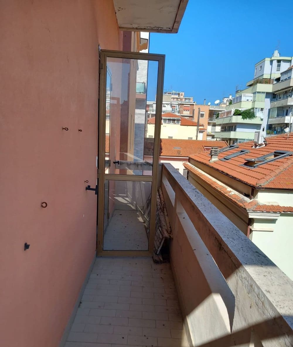 Il balcone, verso la strada